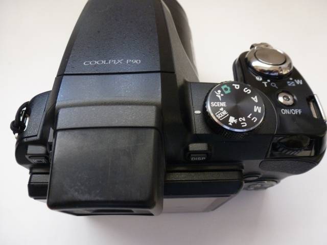 NIKON COOLPIX P90