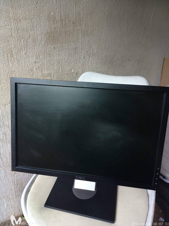 DELL MONITOR 1908WB WITH 4 USB SLOTS