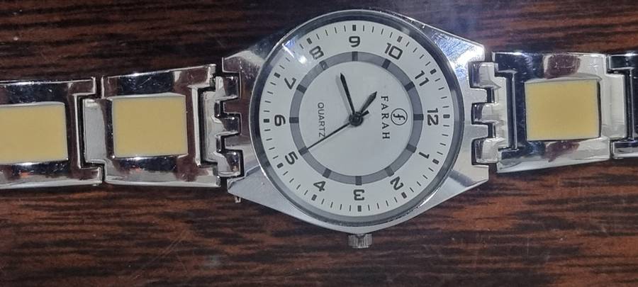 Farah Quartz watch New