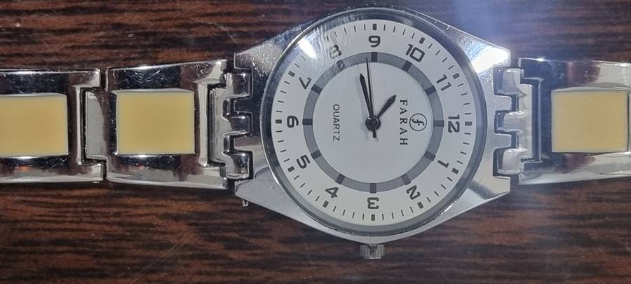 Farah Quartz watch New