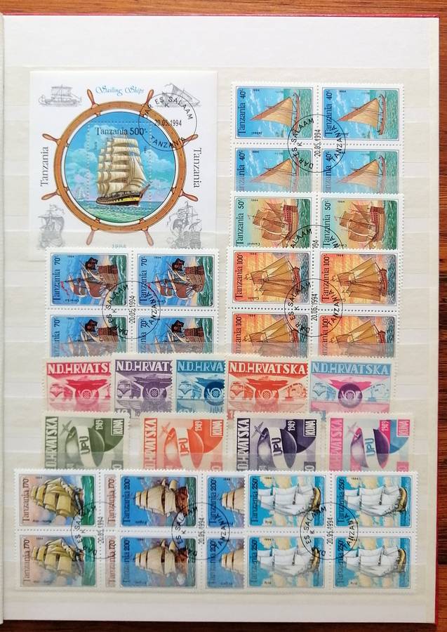 Nice little thematics collection in decent condition 8 pg/16 side Lighthouse stockbook