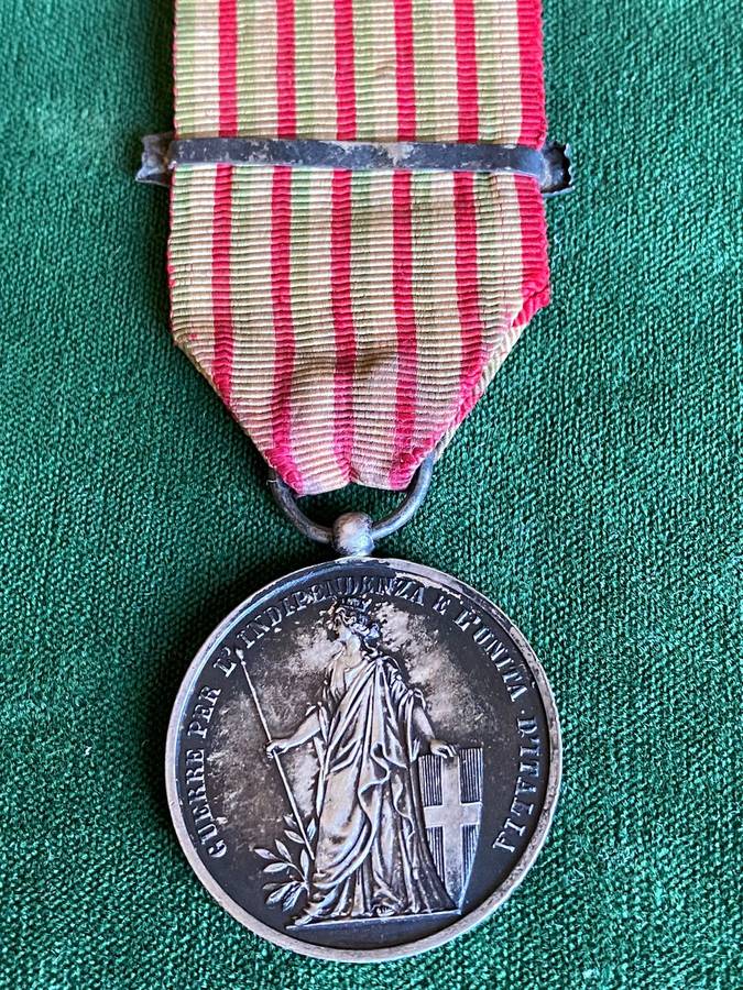 SILVER ITALIAN INDEPENDENCE MEDAL-INSTITUTED 1865-COMES WITH CLASP-FOR WAR AGAINST AUSTRALIA AND THE