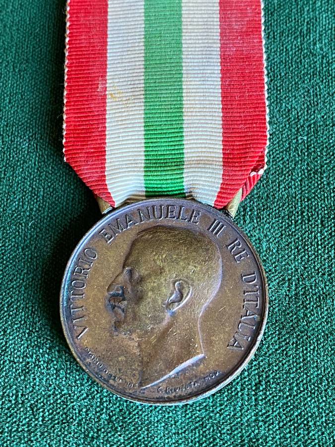 ITALIAN MEDAL FOR THE UNIFICATION OF ITALY-1848-1918-VITTORIO EMANUELE 111