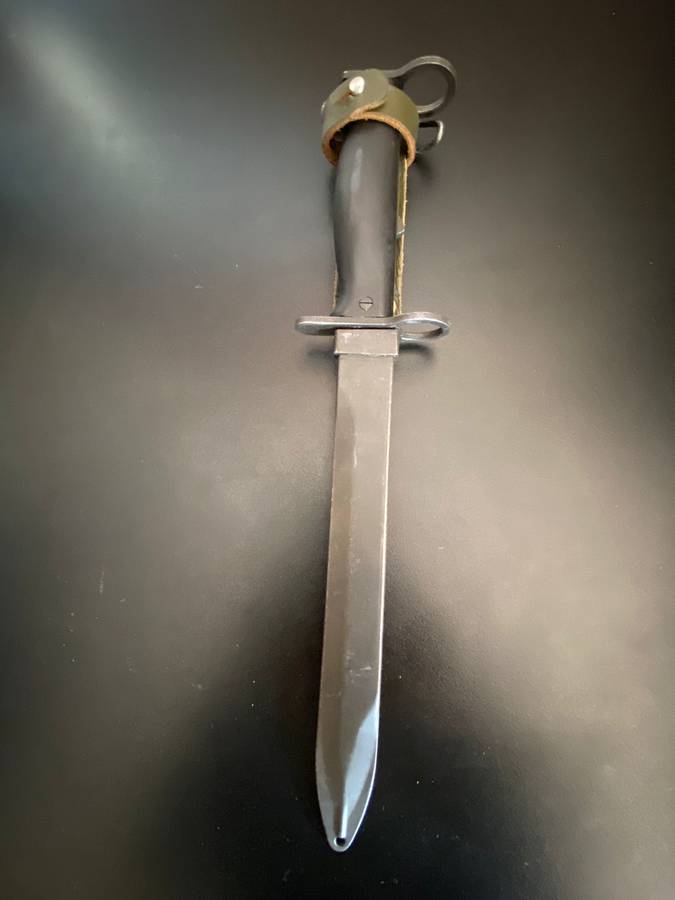 FRENCH MODEL MAS 56 BAYONET AND SCABBARD FOR THE BULLPUP FAMAS RIFLE-BOTH BAYONET AND SCABBARD IS IN