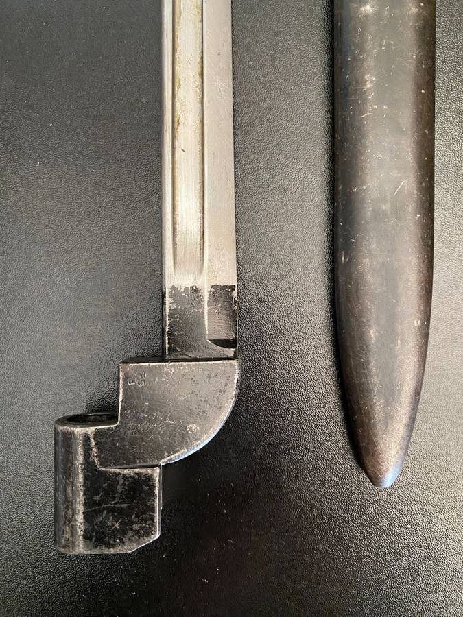 .303 NO 9 BAYONET WITH METAL SCABBARD -SINGER MAKERS MARK