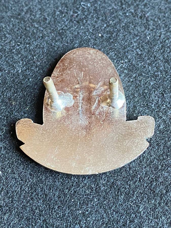 61 MECHANISED  BATTALION GROUP CAP BADGE WITH SILVER DAGGER AND LIGHTING BELTS-APPROVED IN 1991-2X S