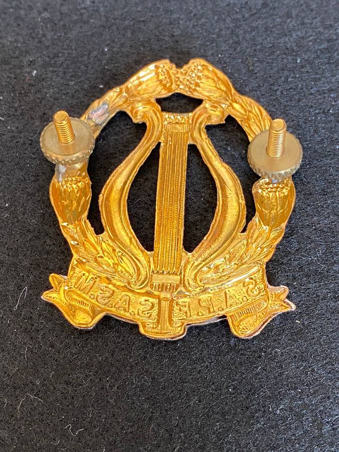 SA ARMY BAND CAP BADGE- WORN POST 1985- 2 LUGS