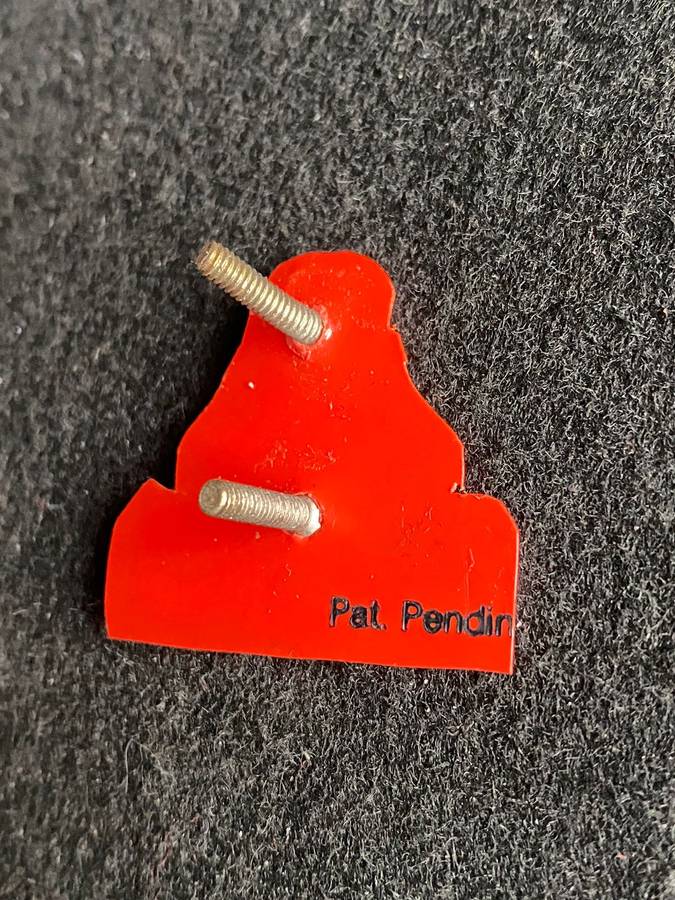 14TH ARTILLERY REGT. BERET BADGE-2 X SCREW LUGS- 1984-1990'S