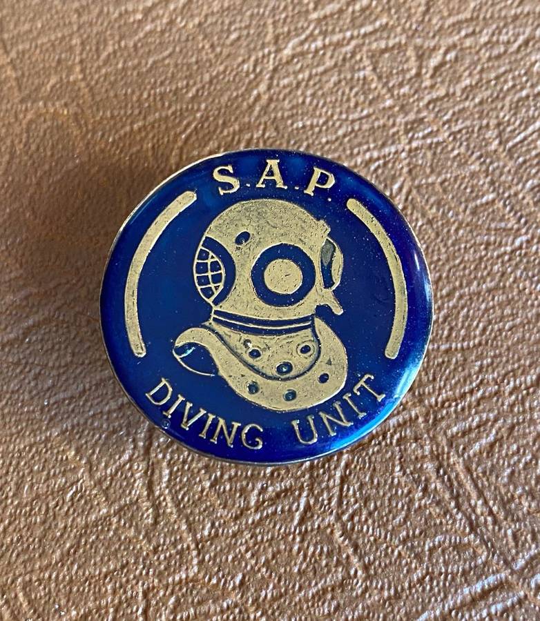 DIVING UNIT BREAST BADGE- 3 PINS