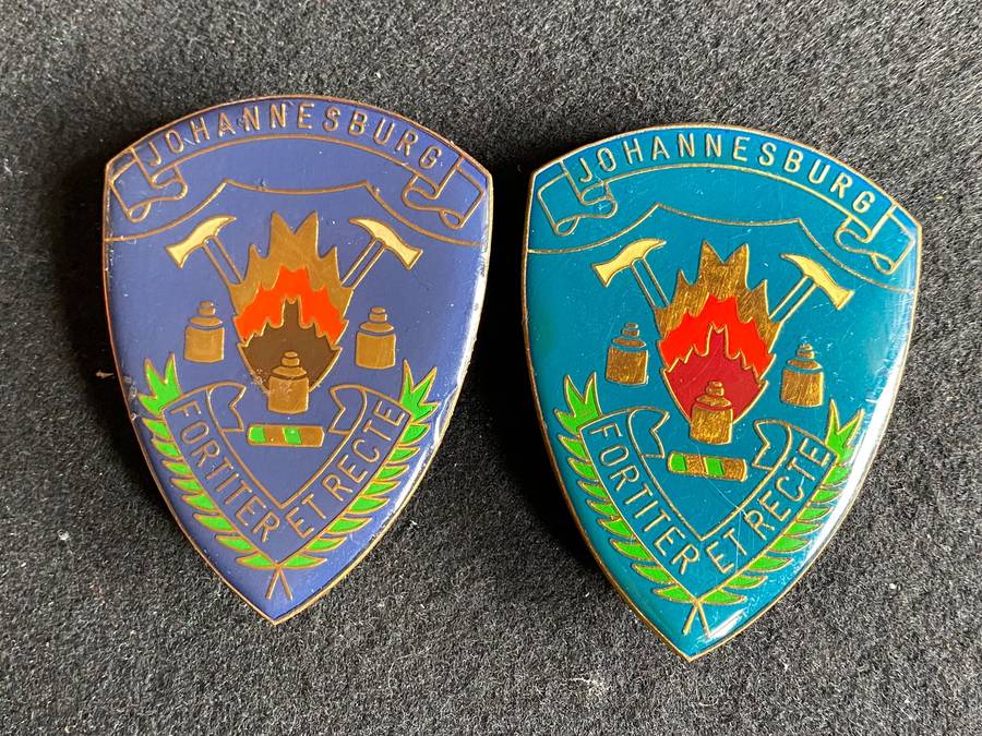 JOHANNESBURG FIRE BRIGADE FLASH PAIR-ONE PIN MISSING
