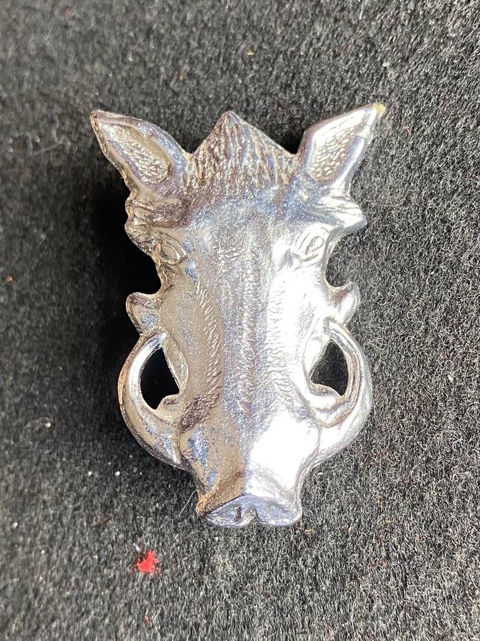 SOUTPANSBERG MILITARY AREA,CHROMED BERET BADGE- APPROVED 1987- 2X SCREW LUGS