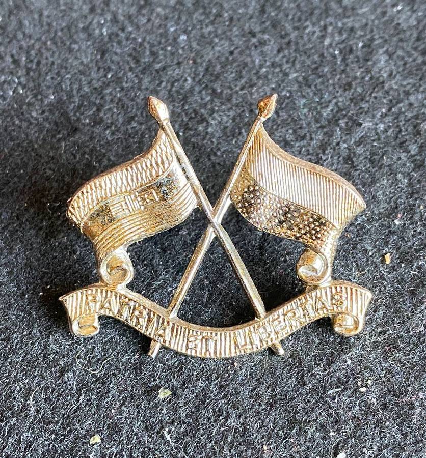 LIGHT HORSE REGT. CHROME CAP BADGE- 2 LUGS-WORN 1976-2002