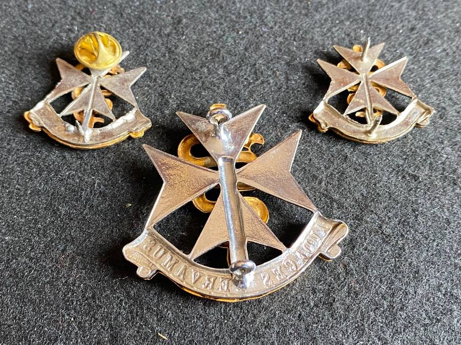 SA MEDICAL SERVICES BI/METAL CAP AND COLLARS-WORN FROM 1983-LUGS + PINS INTACT