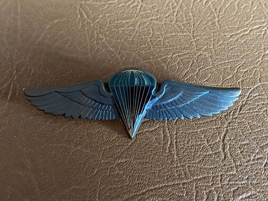 ZAMBIAN ARMY NIGHT JUMP PARA WING- 2 PINS-1970'S-80'S