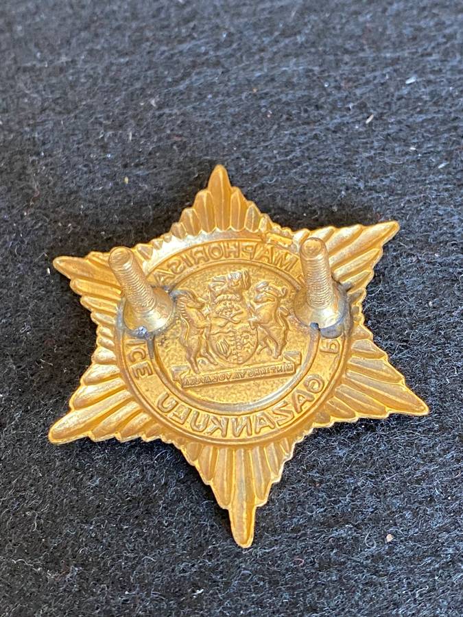 GAZANKULU POLICE,OTHER RANKS CAP BADGE- 2X SCREW LUGS