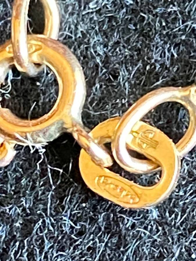 SOLID 9CT YELLOW GOLD NECKLACE WITH PENDANT-OVERALL LENGTH 39 CM -375 STAMPS ON BRACELET AND PENDANT