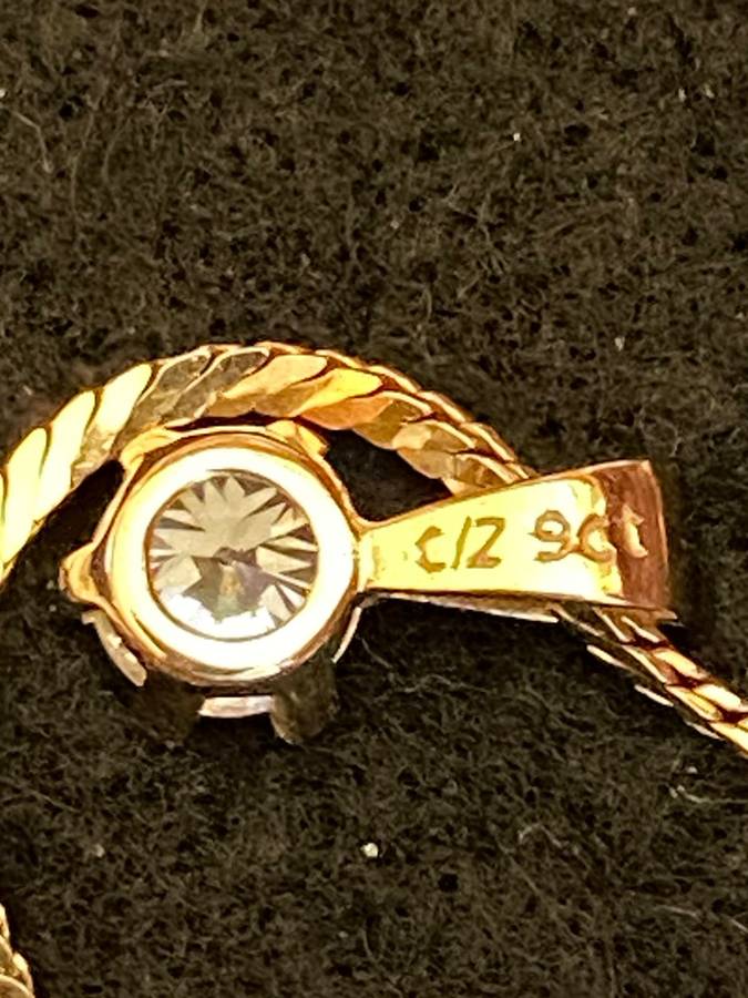 SOLID 9CT YELLOW GOLD NECKLACE WITH PENDANT-OVERALL LENGTH 39 CM -375 STAMPS ON BRACELET AND PENDANT