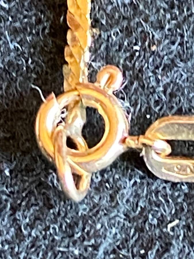 SOLID 9CT YELLOW GOLD NECKLACE WITH PENDANT-OVERALL LENGTH 39 CM -375 STAMPS ON BRACELET AND PENDANT