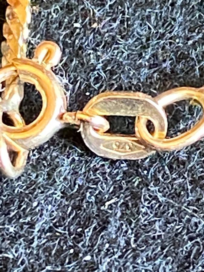 SOLID 9CT YELLOW GOLD NECKLACE WITH PENDANT-OVERALL LENGTH 39 CM -375 STAMPS ON BRACELET AND PENDANT