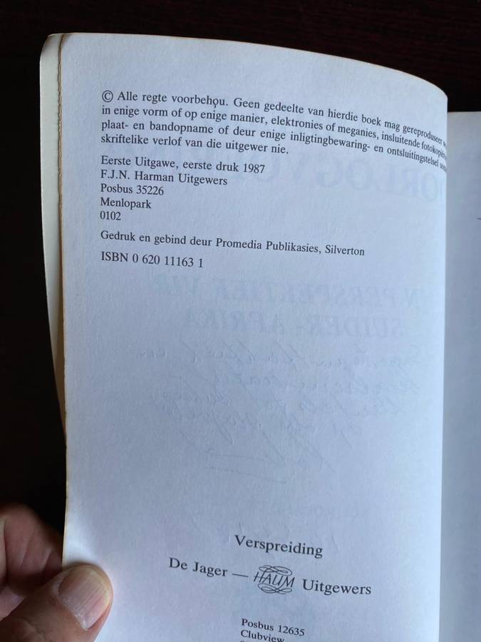 MOBIELE OORLOGVOERING BY KOL. ROLAND DE VRIES-SIGNED BY HIM-FIRST EDITION PUBLISHED 1987-197 PAGES-G