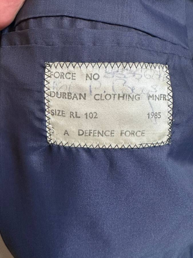 SAAF FLIGHT ENGINEERS UNIFORM COMPLETE,JACKET WITH TROUSERS (SIZE 34 PIPE LENGTH 69CM)JACKET (SIZE M