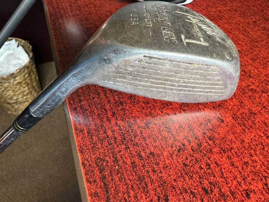 EUD 10,5 DEGREES DRIVER WITH FLEX MODULUS GRAPHITE SHAFT-SOLD WITH TAYLOR NO 1, 10 DEGREES LOFT FAIR