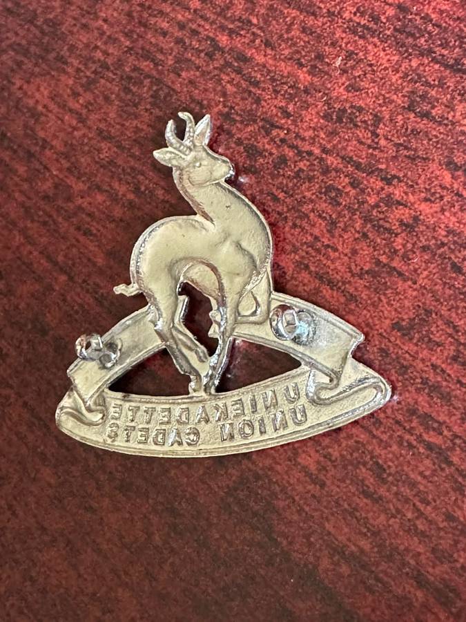 SA SCHOOL OF CADETS CAP BADGE-CHROME-WORN 1970'S- 2 LUGS