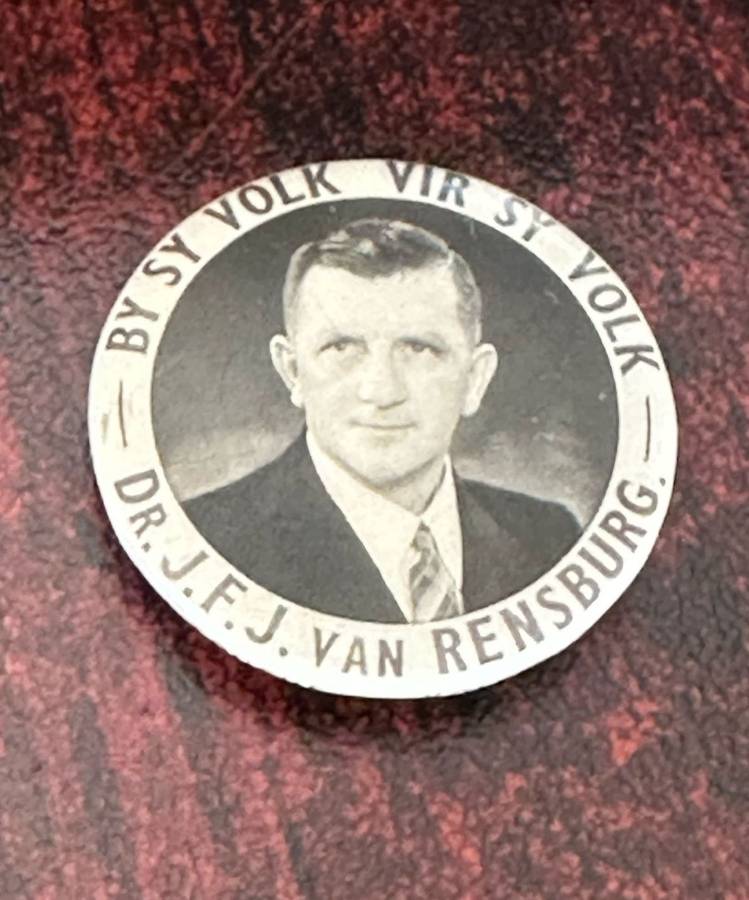 2X OSSEWABRANDWAG BADGES-SOLD WITH THE TIN ,THEY CAME