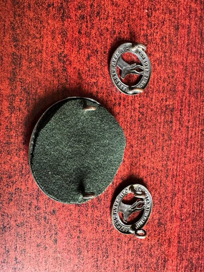 SA GENERAL SERVICE CORPS CAP AND COLLARS-DARKENED BRASS-WW2-LUGS COMPLETE