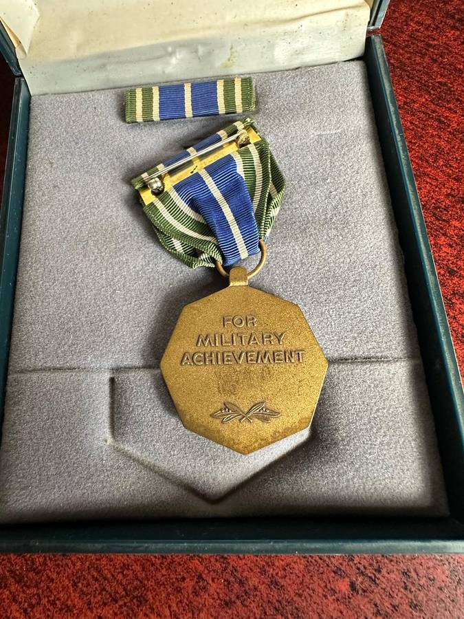 US ARMY ACHIEVEMENT MEDAL (AAM)-FULL SIZE -BOXED