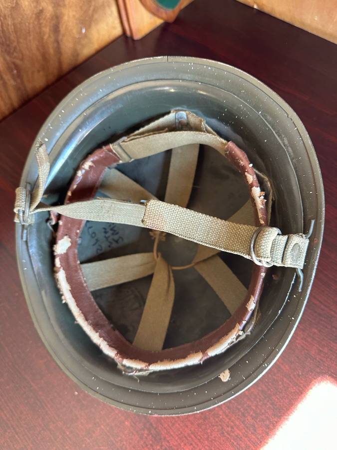 SADF PERIOD "STAALDAK" COMPLETE WITH CHIN STRAP AND MOSDOP