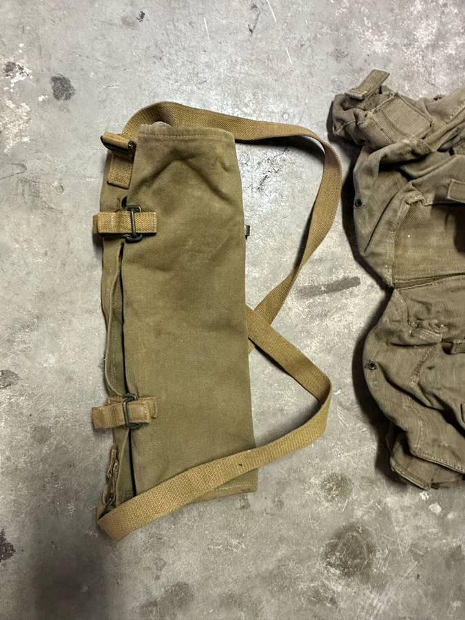 RHODESIAN PATTERN 62 WEBBING YOKE-KIDNEY POUCHES-AMMO POUCH AND GROUND SHEET HOLDER
