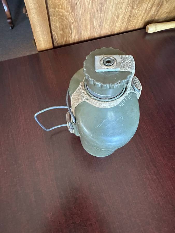 Rhodesian water bottle,complete condition. Pattern 62