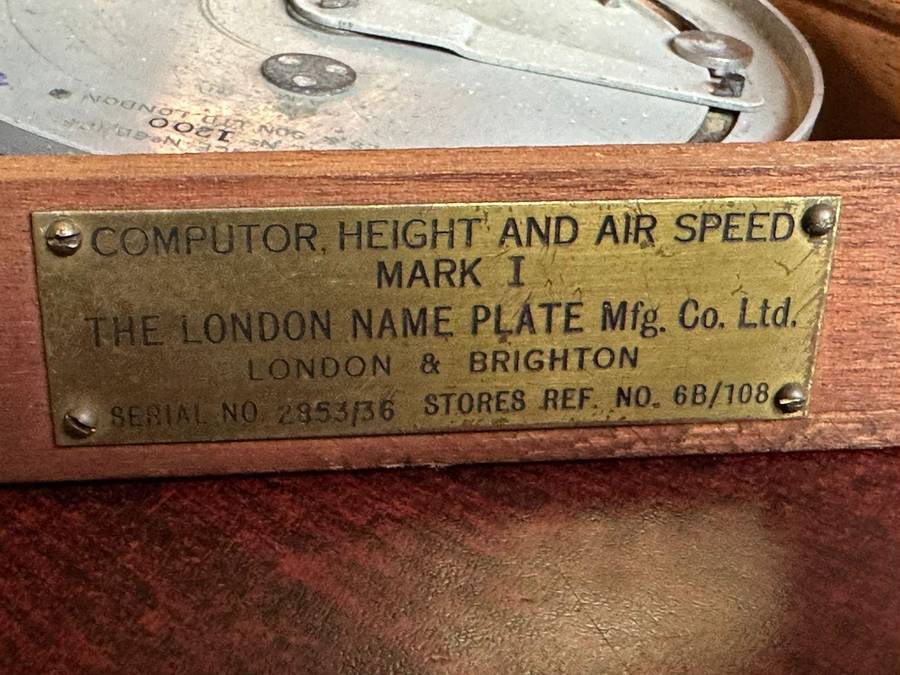 Original WW2 navigation equipment ,complete and good condition. Computer height and air speed mark
