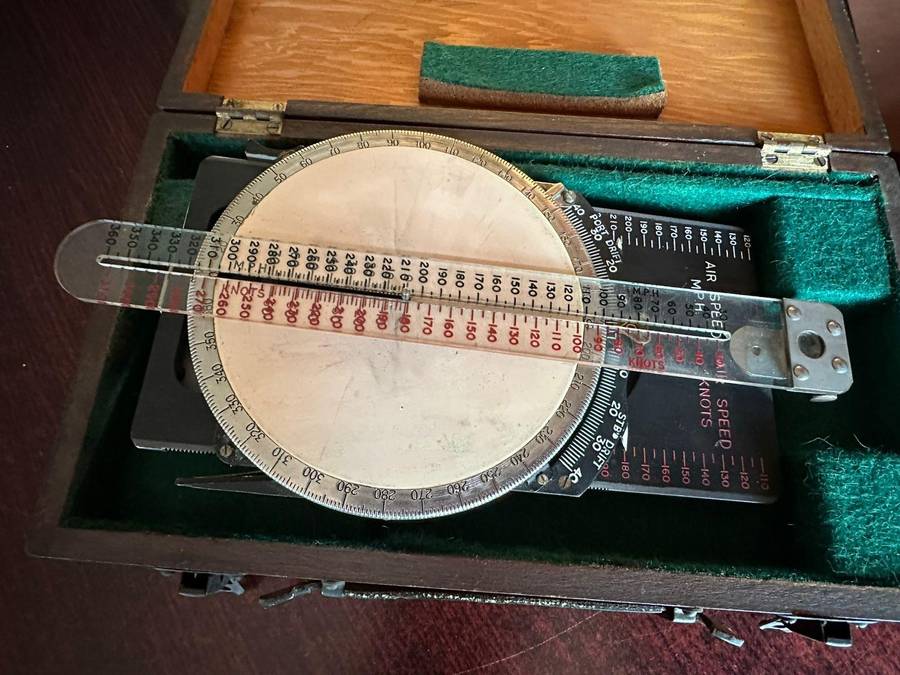 Original WW2 navigation equipment ,complete and good condition. Computer height and air speed mark