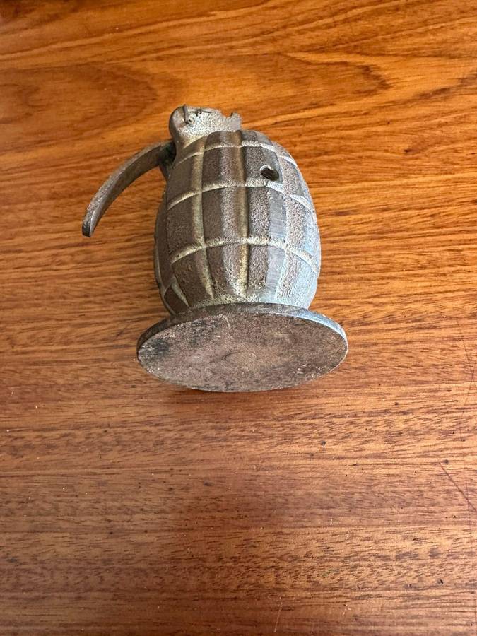 Mills no. 36 rifle grenade with base plate for the . 303 riflle. FFE
