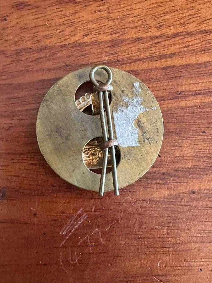 SA Squadron battery or company Sergeant major rank. Not used in U.D.F. after 1957. 2 Lugs. Back plat