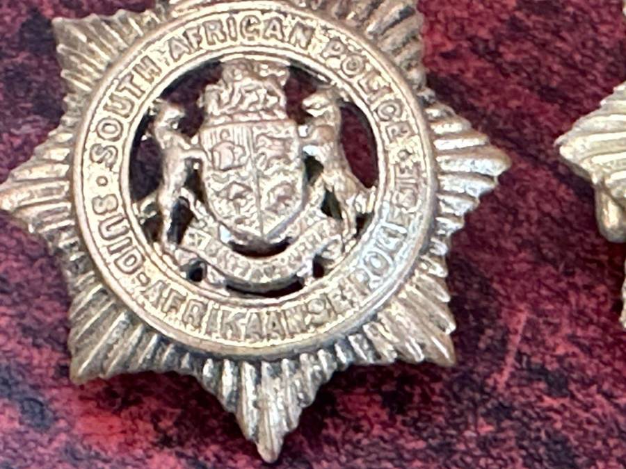 Police collar badge pair. Poliesie type. Lugs intact.