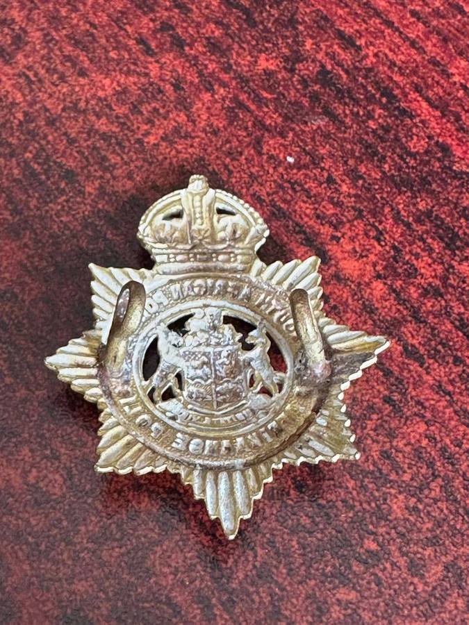 Police cap badge. Polisie type. 2 Lugs.