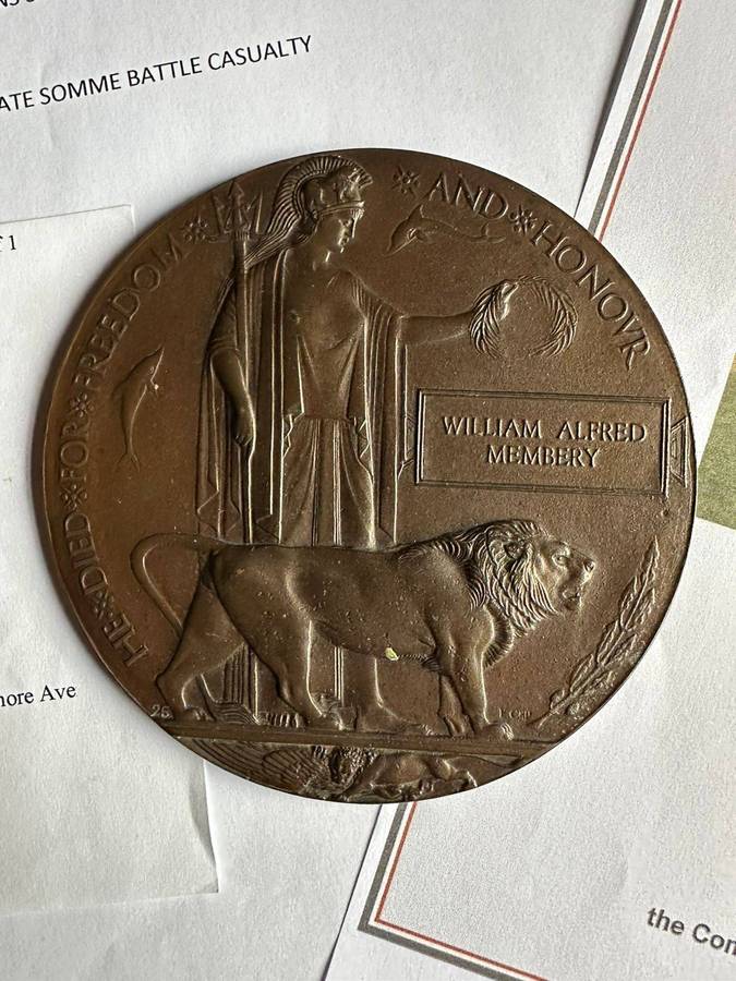 WW1 Bronze plaque for remembrance presented to next of kin of William Alford Membery. Somerset Light