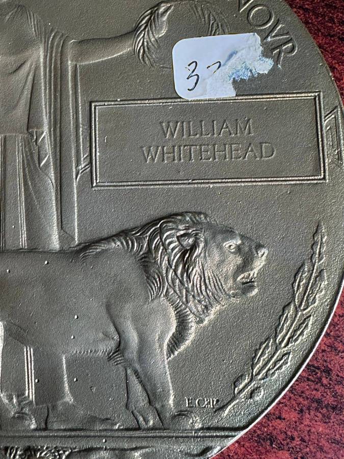 WW1 Bronze plaque for remembrance presented to next of kin of 3129 pte. William Whitehead 4 SAI KIA