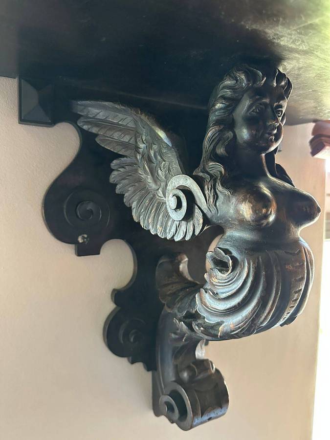 Antique wall mounted shelve. Circa 1800's. Square top measures 45,5x28,5cm. Top to bottom 40 cm.