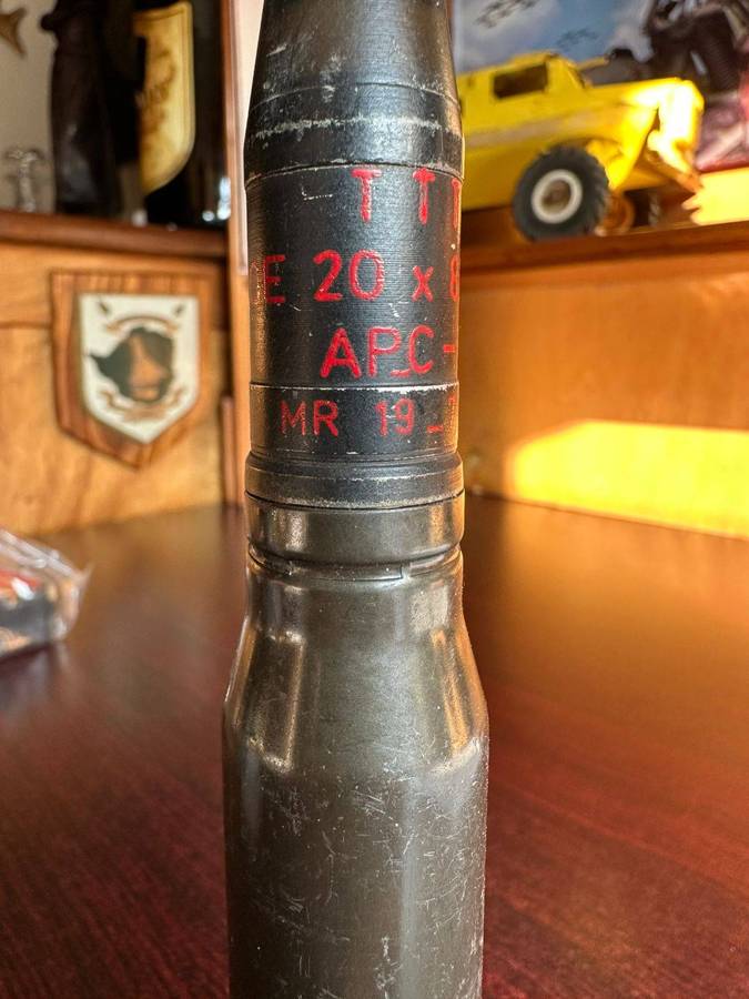 20mm. A.P.C. T.T.I. round. Inert. Height 211,5 cm.