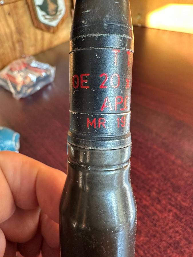 20mm. A.P.C. T.T.I. round. Inert. Height 211,5 cm.