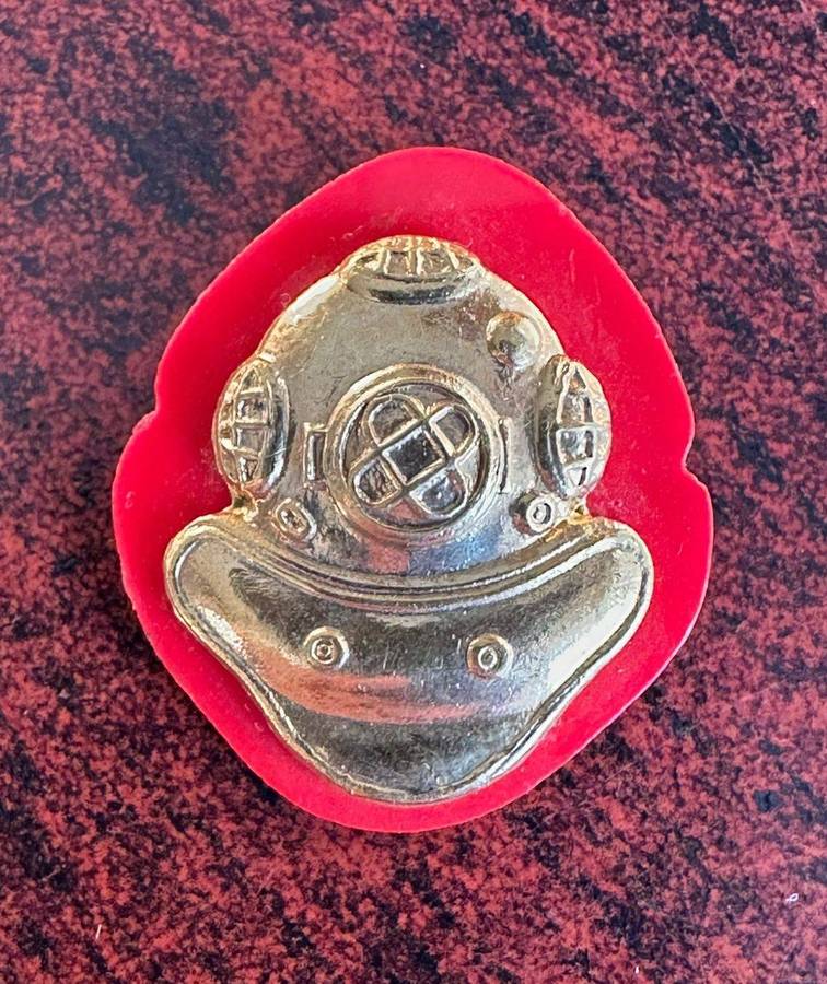 Part 2 Navy Diver qualification, mess dress badge. 2 Pins.