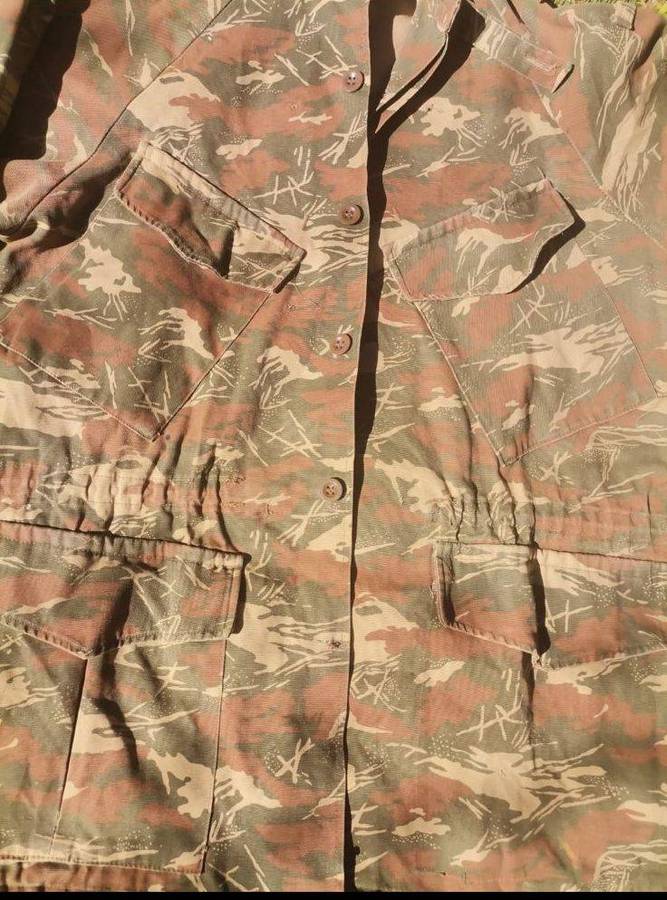 Koevoet camo bush jacket. Bush jacket marked Small but will fit a Medium. See length armpit to armpi