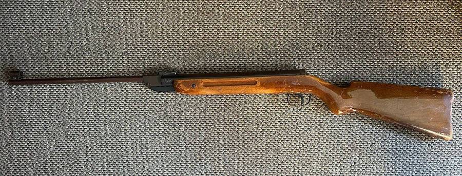 Gecado modal 27 air gun,made in Germany. In good complete and good working order.