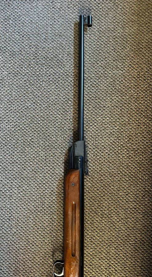 Gecado model 35 air gun,made in Germany. This rifle is in very good and working condition. Total len