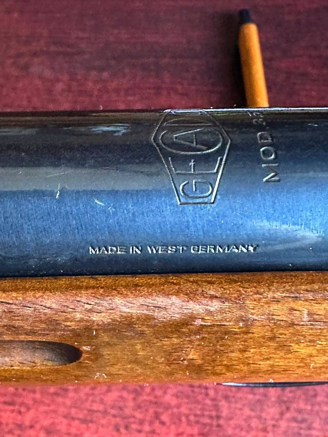Gecado model 35 air gun,made in Germany. This rifle is in very good and working condition. Total len