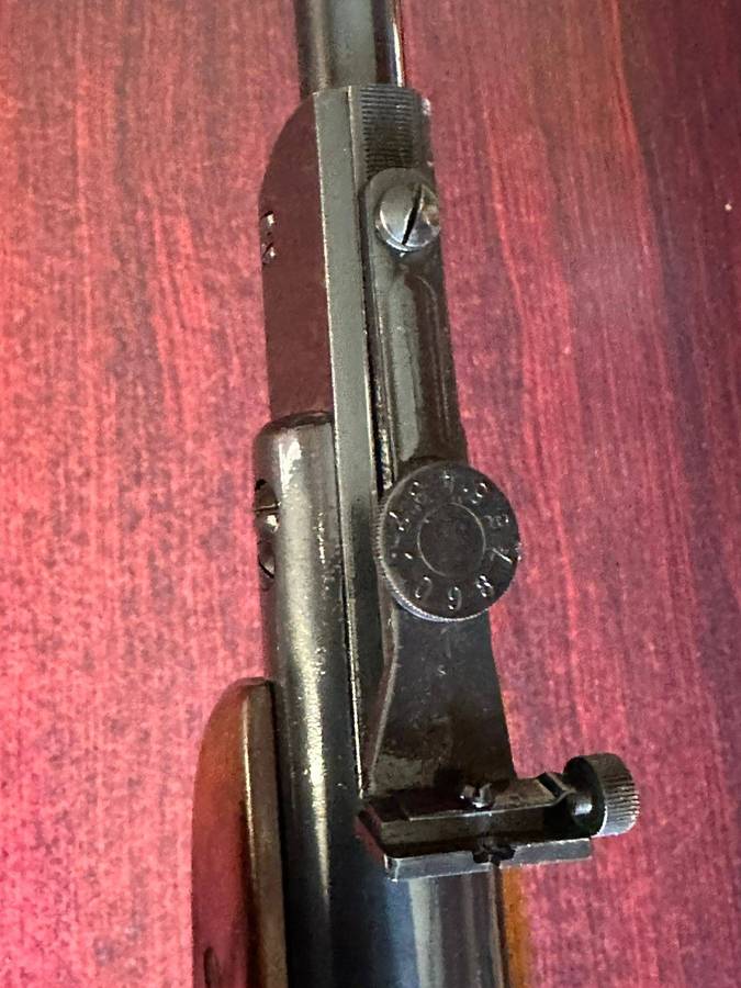 Gecado model 35 air gun,made in Germany. This rifle is in very good and working condition. Total len